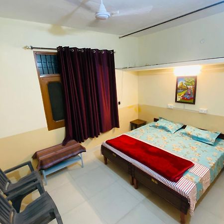 Negi Lodge Chandīgarh エクステリア 写真