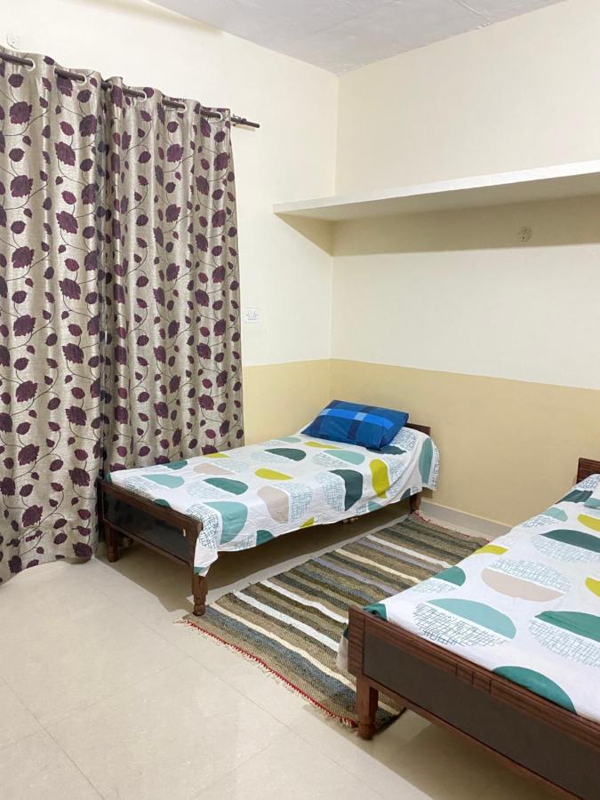 Negi Lodge Chandīgarh エクステリア 写真