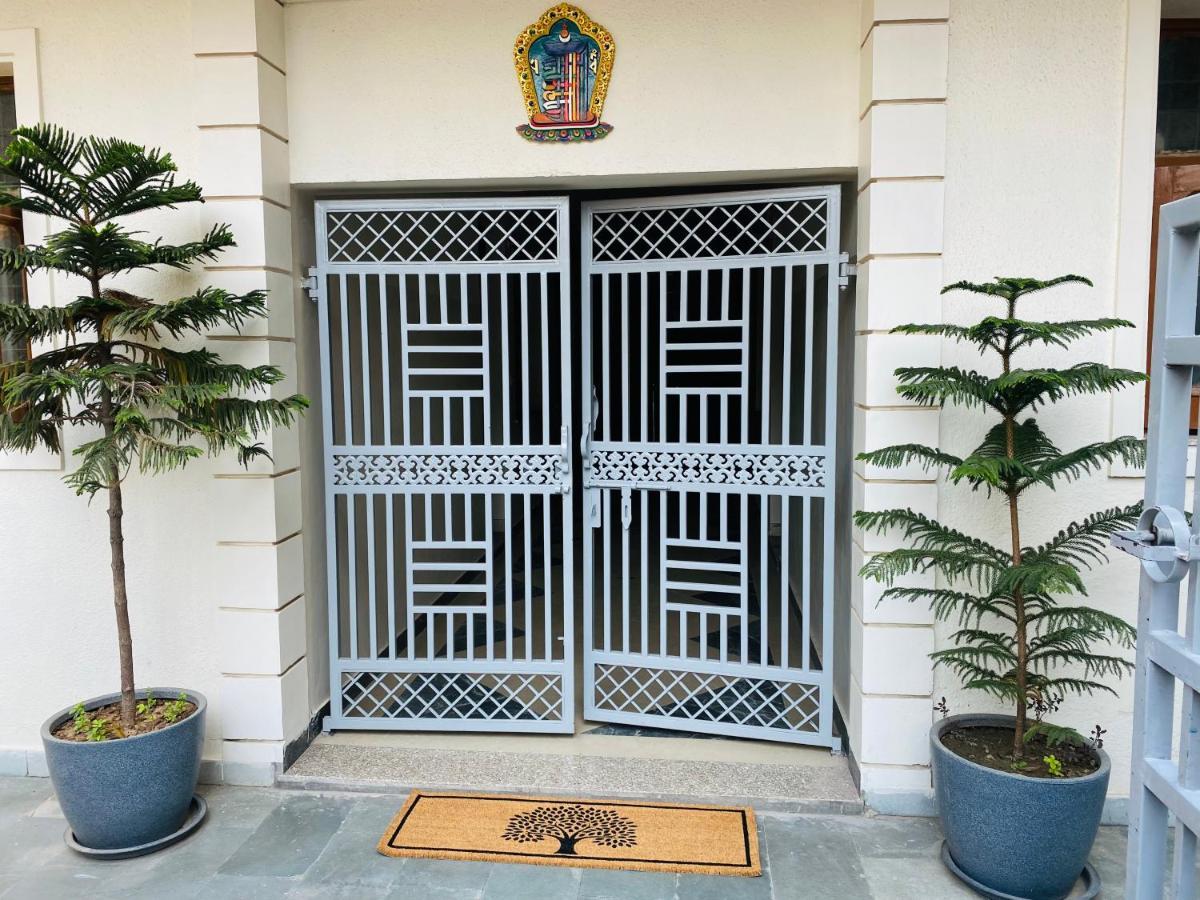 Negi Lodge Chandīgarh エクステリア 写真
