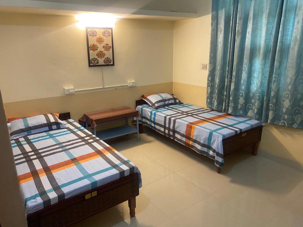 Negi Lodge Chandīgarh エクステリア 写真